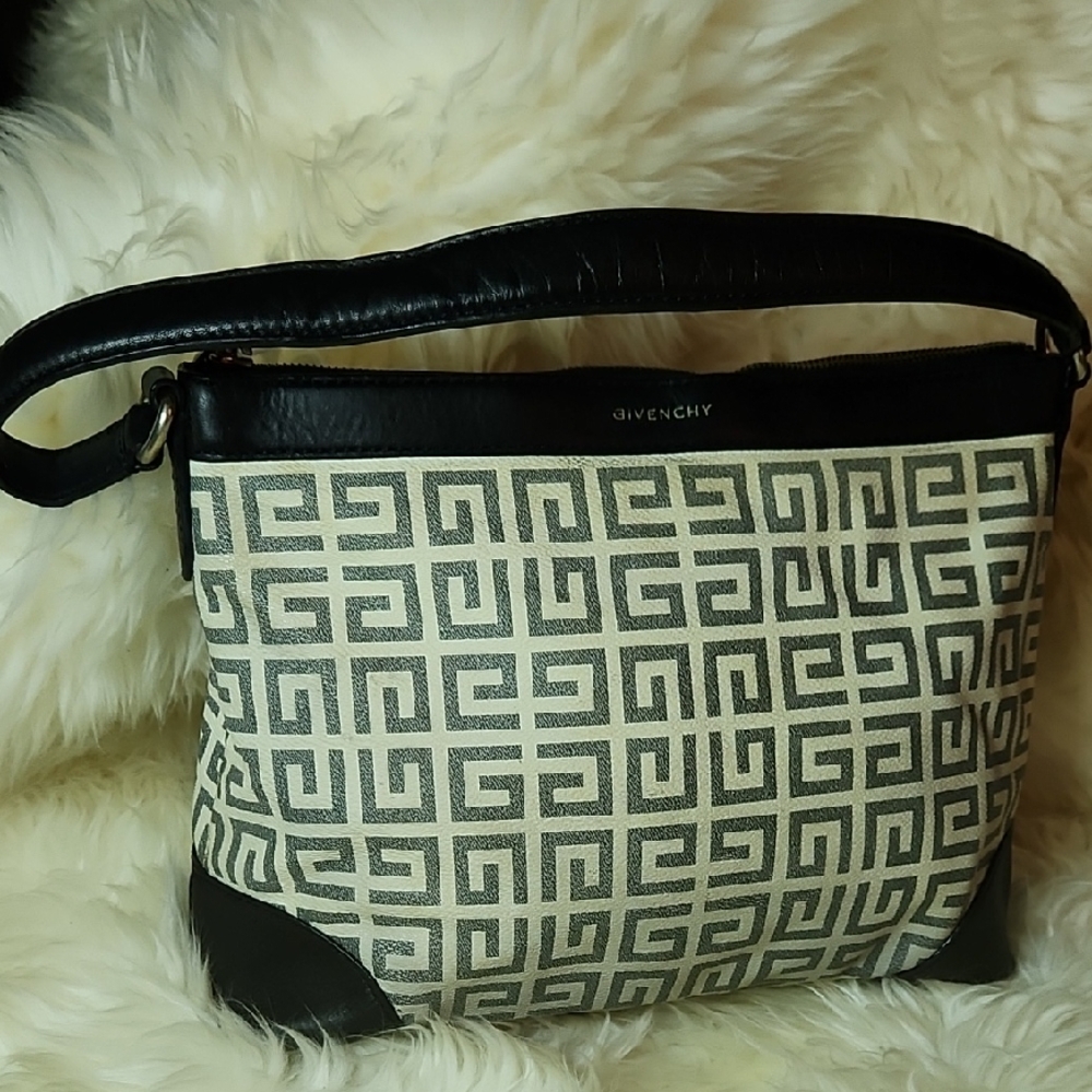 Givenchy Monochrome Patterned Shoulder Bag